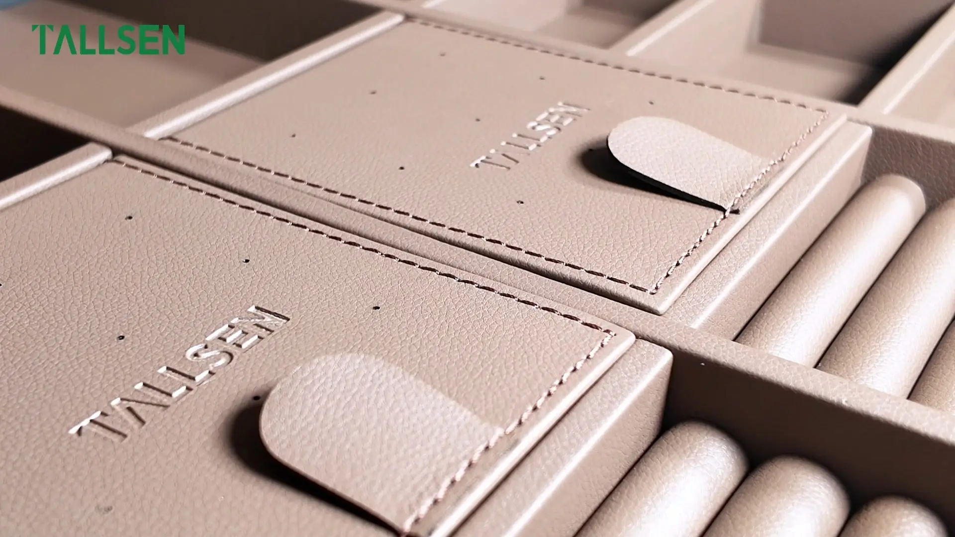 SH8217 Accessories storage box from the TALLSEN Earth Brown cloakroom series is designed specifically for jewelry storage 1