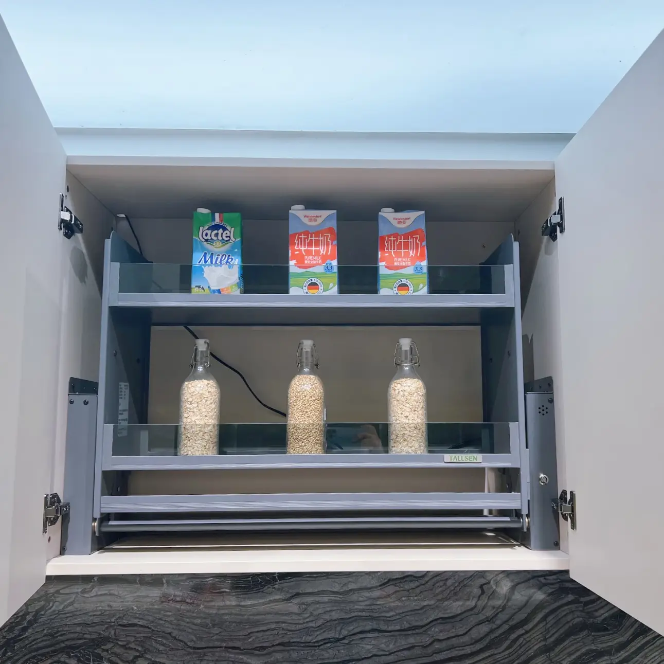 TALLSEN Garderobeoppbevaring Toppmontert uttrekkbar kleshenger SH8146, image size:1291x1291