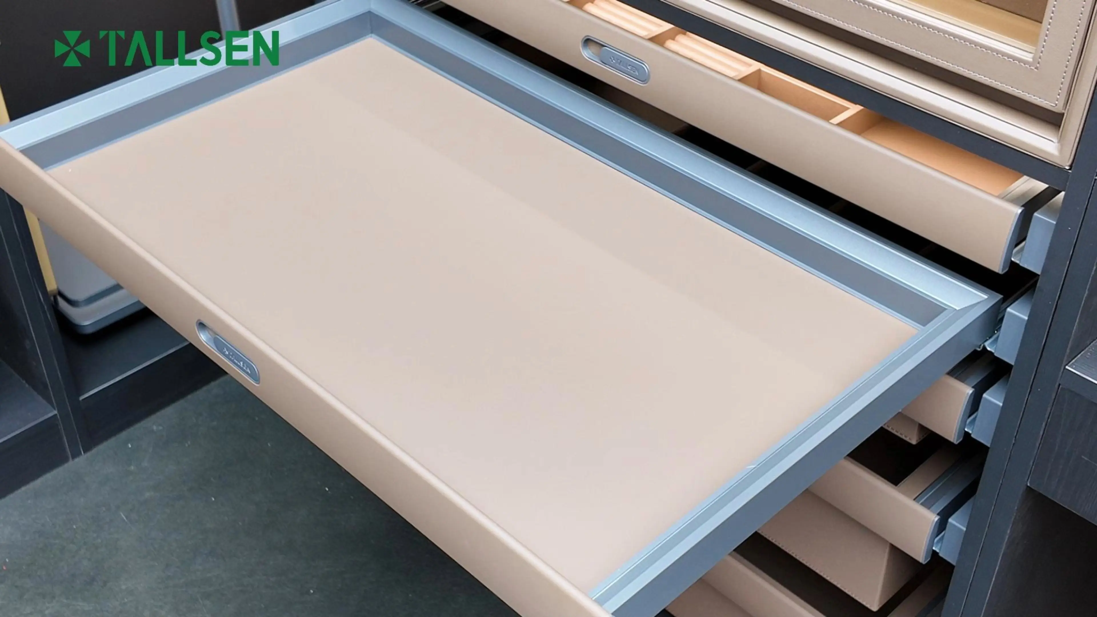 SH8220 Multi-Functional Storage Box 1